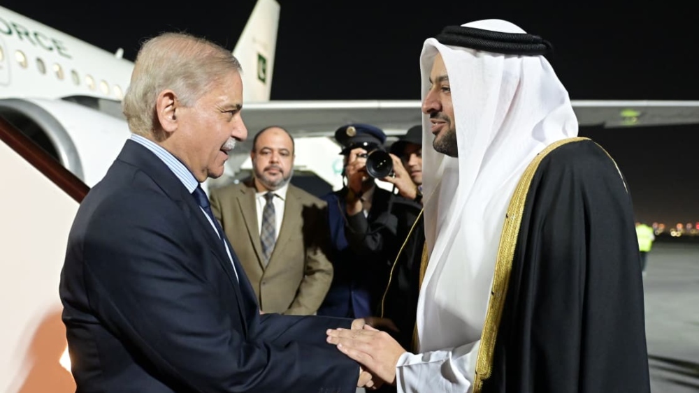 Pakistan PM Sharif arrives in Qatar for key trade, energy talks